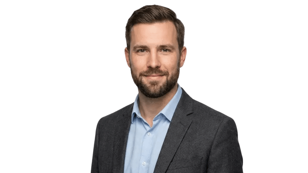 Oliver Kenton Ashford author portrait